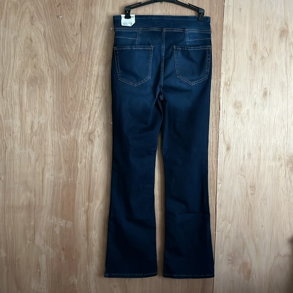 Free People We The Free in my feelings mid rise crop boot, SMALL - Picture 5 of 11